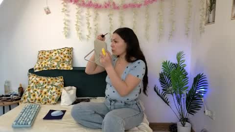 damedefeu online show from April 8, 2026, 8:58 am