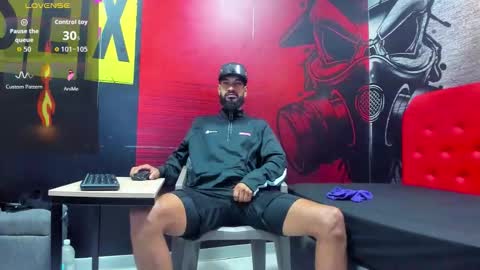 Snapshot of damian_shakur chatting on September 29, 2025, 11:15 am damian_shakur online show from September 29, 2025, 11:15 am