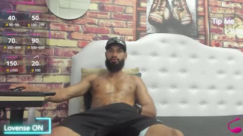Snapshot of damian_shakur chatting on January 13, 2026, 12:10 pm damian_shakur online show from January 13, 2026, 12:10 pm