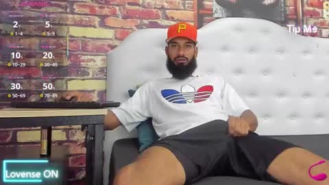 Snapshot of damian_shakur chatting on February 2, 2026, 12:26 pm damian_shakur online show from February 2, 2026, 12:26 pm