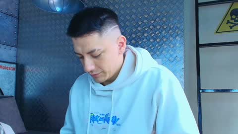 Damian Phill online show from January 2, 2025, 7:40 pm