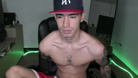 Snapshot of damon_333 chatting on January 6, 2026, 10:01 pm Damon online show from January 6, 2026, 10:01 pm