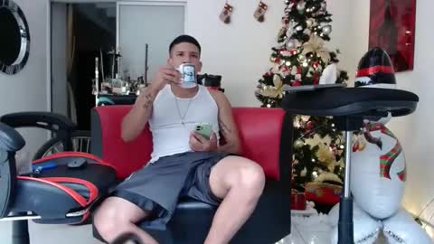 Snapshot of damyan_2003 chatting on December 3, 2024, 1:32 pm damyan_2003 online show from December 3, 2024, 1:32 pm