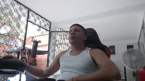 Snapshot of damyan_2003 chatting on December 11, 2024, 4:53 pm damyan_2003 online show from December 11, 2024, 4:53 pm