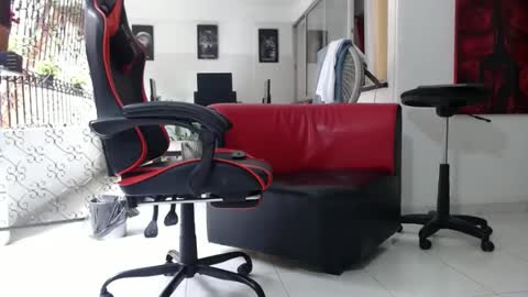 Snapshot of damyan_2003 chatting on December 26, 2024, 2:27 pm damyan_2003 online show from December 26, 2024, 2:27 pm