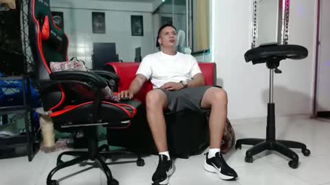 Snapshot of damyan_2003 chatting on January 1, 2025, 3:02 am damyan_2003 online show from January 1, 2025, 3:02 am