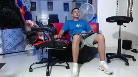 Snapshot of damyan_2003 chatting on January 3, 2025, 12:33 am damyan_2003 online show from January 3, 2025, 12:33 am