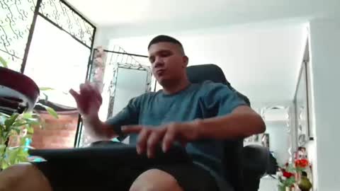 Snapshot of damyan_2003 chatting on September 27, 2025, 3:06 pm damyan_2003 online show from September 27, 2025, 3:06 pm