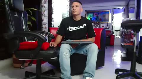 Snapshot of damyan_2003 chatting on October 4, 2025, 3:59 am damyan_2003 online show from October 4, 2025, 3:59 am