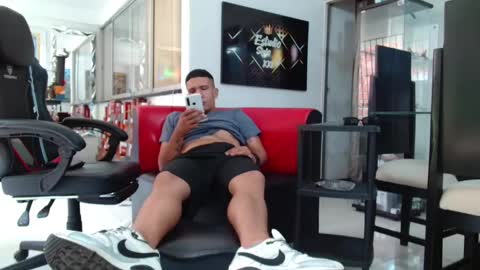 Snapshot of damyan_2003 chatting on October 6, 2025, 5:10 pm damyan_2003 online show from October 6, 2025, 5:10 pm