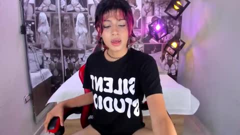 Snapshot of dan_copers chatting on November 25, 2025, 11:16 pm D A N online show from November 25, 2025, 11:16 pm