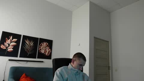 Snapshot of dan_roads chatting on April 8, 2026, 6:13 am DAN ROADS online show from April 8, 2026, 6:13 am