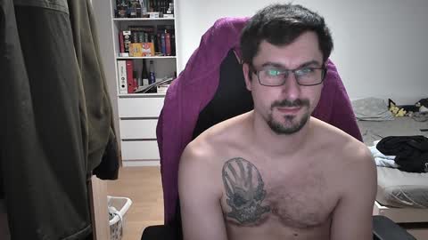 Snapshot of dan_the_man405 chatting on February 4, 2025, 6:27 pm King Dan online show from February 4, 2025, 6:27 pm