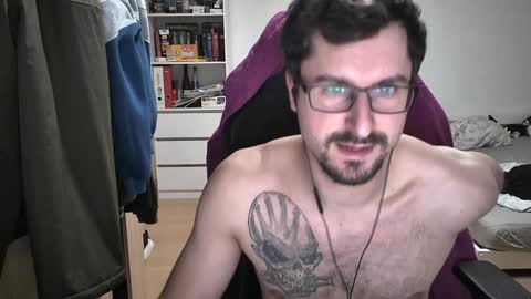 Snapshot of dan_the_man405 chatting on February 5, 2025, 9:29 pm King Dan online show from February 5, 2025, 9:29 pm