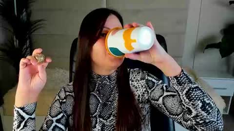 Snapshot of dana_dom chatting on November 23, 2025, 2:00 am Dana Dom online show from November 23, 2025, 2:00 am