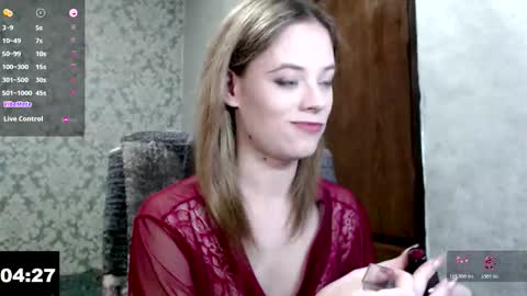 Snapshot of dana_smilex chatting on November 27, 2025, 6:32 pm Dana SmileX online show from November 27, 2025, 6:32 pm