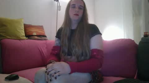 Snapshot of danadeluxe22 chatting on January 13, 2025, 12:19 am danadeluxe22 online show from January 13, 2025, 12:19 am