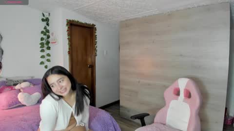 danay_01 online show from February 20, 2025, 2:29 am