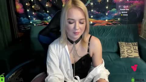 dances_queen online show from March 31, 2026, 7:09 am