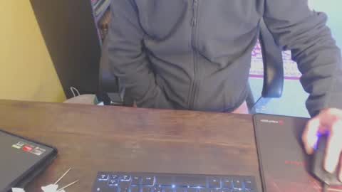 dandotamoon online show from November 3, 2025, 9:10 am