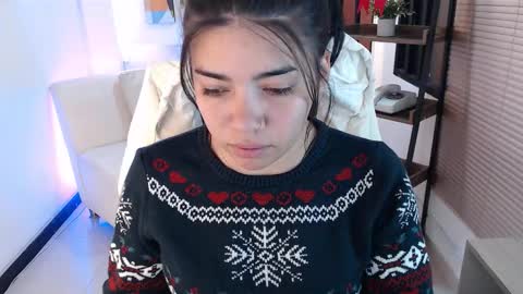 Snapshot of dangel_noir6 chatting on December 17, 2025, 11:16 am Veronica online show from December 17, 2025, 11:16 am