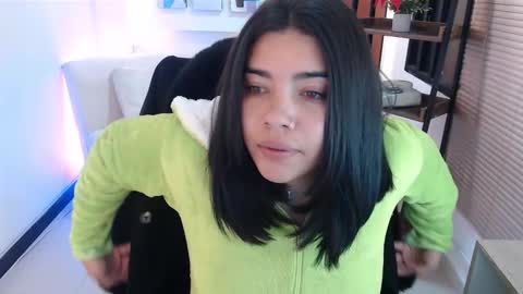 Snapshot of dangel_noir6 chatting on December 20, 2025, 10:33 am Veronica online show from December 20, 2025, 10:33 am