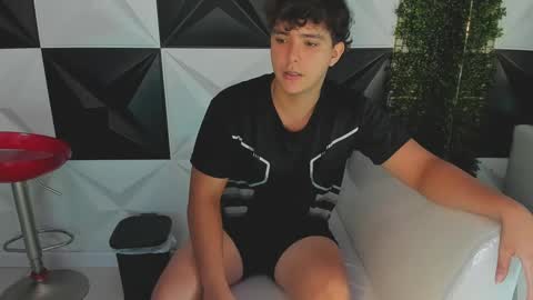 dani_cumboy online show from October 14, 2025, 2:40 pm