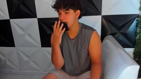 dani_cumboy online show from October 19, 2025, 2:40 pm