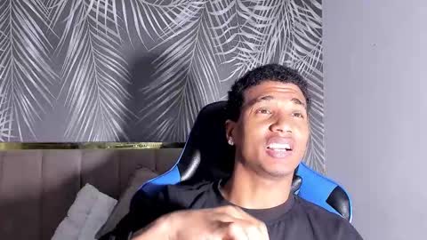 Snapshot of dani_dick_ chatting on September 18, 2025, 9:28 pm Daniel online show from September 18, 2025, 9:28 pm
