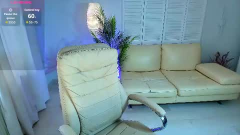 Snapshot of dani_kittys chatting on June 15, 2026, 8:38 am dani_kittys online show from June 15, 2026, 8:38 am