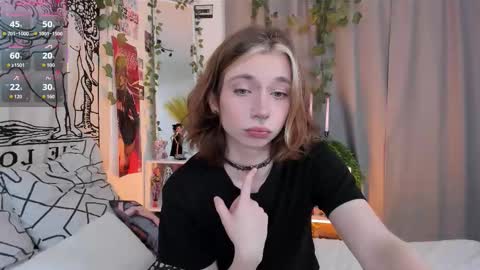 Snapshot of dani_mur chatting on November 8, 2025, 7:56 pm Daniel online show from November 8, 2025, 7:56 pm