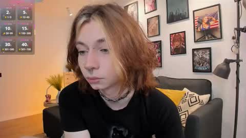 Snapshot of dani_mur chatting on November 23, 2025, 7:35 pm Daniel online show from November 23, 2025, 7:35 pm