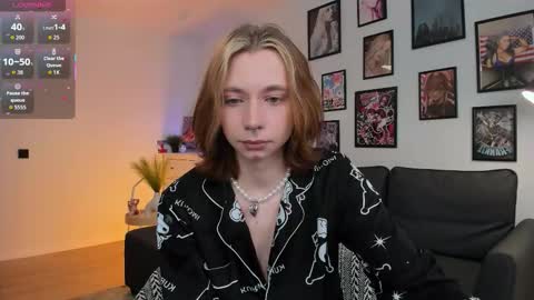 Snapshot of dani_mur chatting on November 26, 2025, 9:10 am Daniel online show from November 26, 2025, 9:10 am