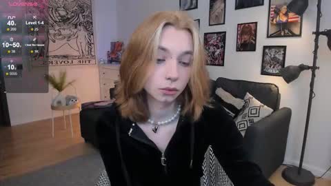 Snapshot of dani_mur chatting on January 18, 2026, 8:23 pm Daniel online show from January 18, 2026, 8:23 pm