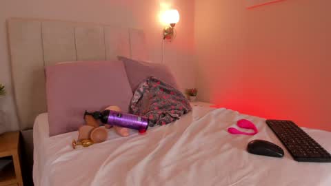 Hi I am Dani online show from January 24, 2025, 5:42 pm