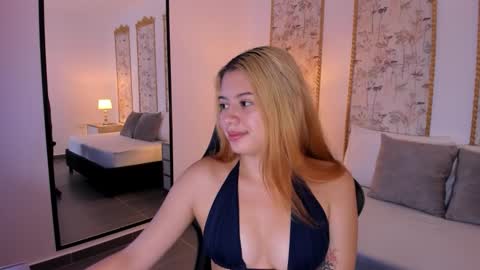 D A N I A online show from October 30, 2025, 2:24 am