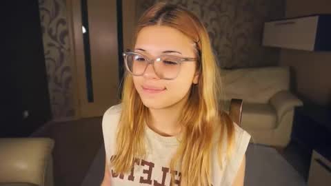 Snapshot of danibedonie chatting on September 12, 2025, 6:41 pm Venice online show from September 12, 2025, 6:41 pm