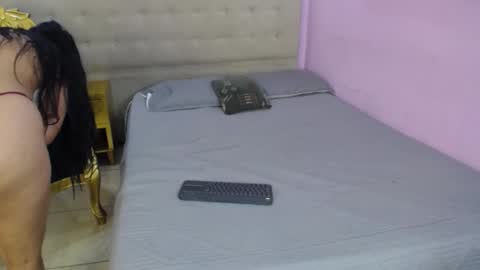 Danibloom  online show from February 25, 2026, 12:15 pm