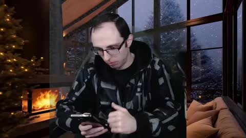 Snapshot of daniel9121 chatting on December 19, 2024, 10:56 am Daniel9121 online show from December 19, 2024, 10:56 am