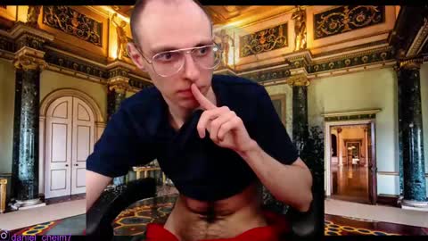 Snapshot of daniel9121 chatting on March 10, 2025, 12:15 pm Daniel9121 online show from March 10, 2025, 12:15 pm