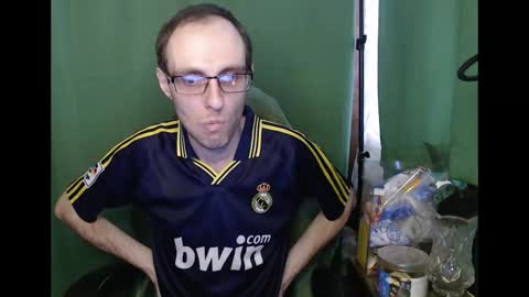 Snapshot of daniel9121 chatting on February 16, 2026, 11:28 am Daniel9121 online show from February 16, 2026, 11:28 am