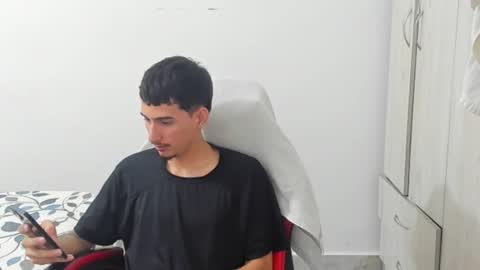 Snapshot of daniel_443 chatting on November 17, 2025, 8:14 pm DANIEL online show from November 17, 2025, 8:14 pm