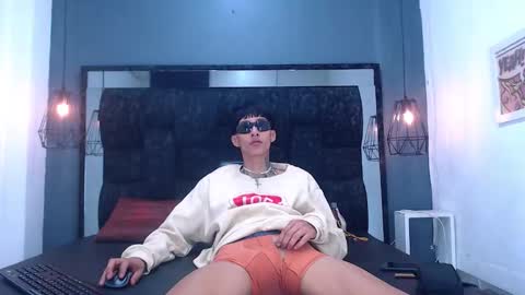 Daniel Delux  online show from October 19, 2025, 3:12 pm