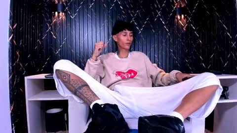 Daniel Delux  online show from October 22, 2025, 4:35 am