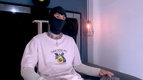 Daniel Delux  online show from November 22, 2025, 2:05 pm