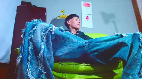 daniel_deluxx online show from May 27, 2026, 1:57 am