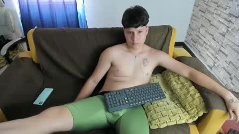 daniel_leon_c online show from May 11, 2026, 6:49 pm