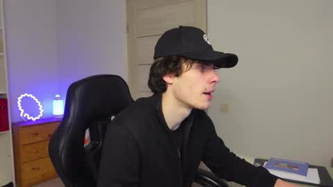 Snapshot of daniel_shawn chatting on February 22, 2026, 6:06 pm DANIEL SHAWN online show from February 22, 2026, 6:06 pm