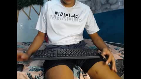 daniel_velez26 online show from November 4, 2025, 4:06 pm