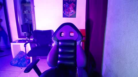 daniel_velez26 online show from November 23, 2025, 4:01 am